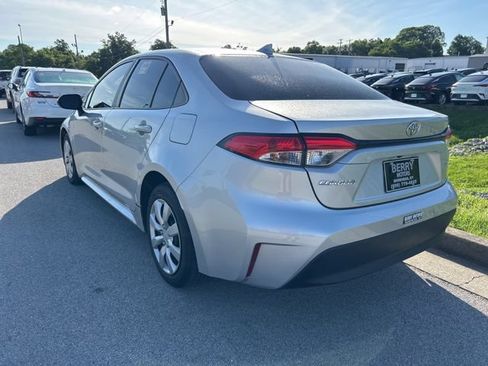 Used 2023 Toyota Corolla LE FWD image 4