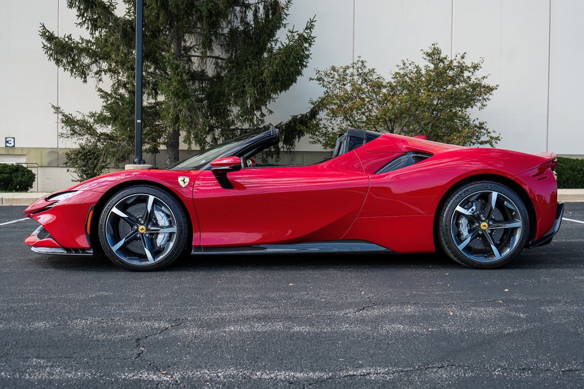 Used 2023 Ferrari SF90 Spider AWD/4WD image 10