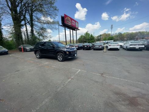 Used 2025 Chevrolet Equinox LT image 12