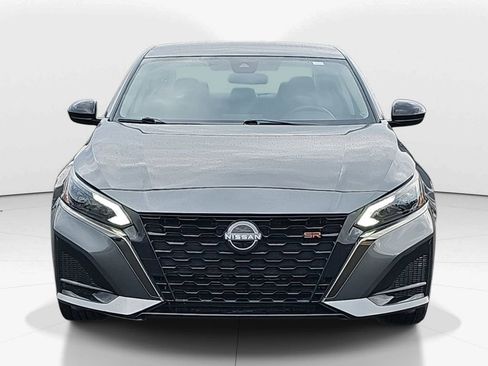 Used 2025 Nissan Altima 2.5 SR image 11