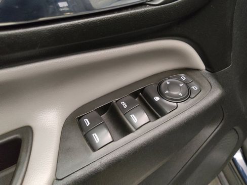 Used 2021 Chevrolet Equinox LS FWD image 27