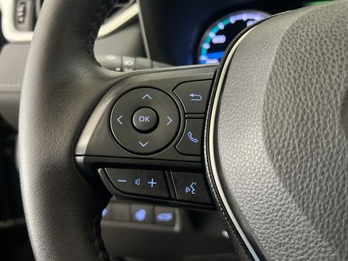 Used 2021 Toyota RAV4 XLE Premium AWD/4WD image 35