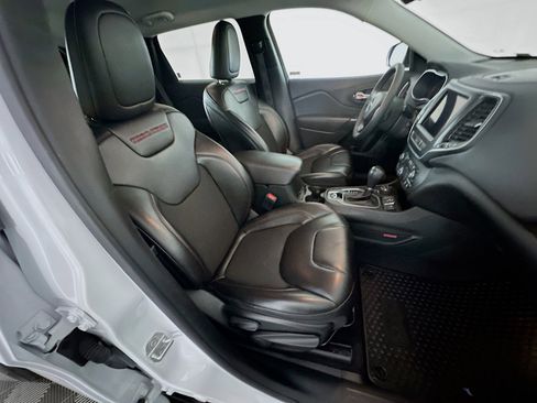 Used 2022 Jeep Cherokee Trailhawk image 29