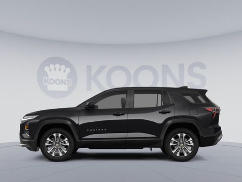 Used 2025 Chevrolet Equinox LT FWD image 2