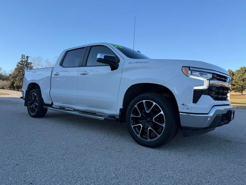 Used 2022 Chevrolet Silverado 1500 LT image 4