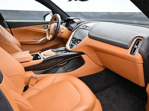 Used 2021 Aston Martin DBX AWD/4WD image 19