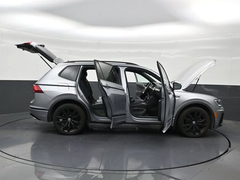 Used 2021 Volkswagen Tiguan SE R-Line FWD image 32