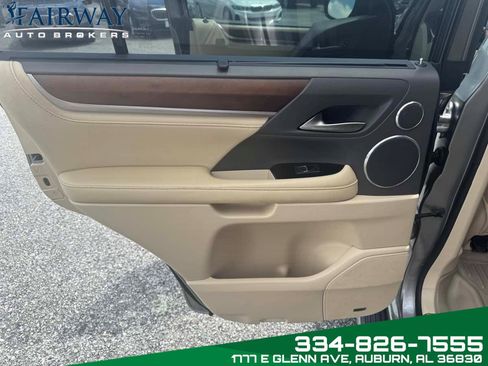 Used 2016 Lexus LX 570 4WD w/ Luxury Package image 33