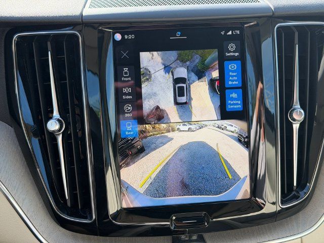 Certified 2024 Volvo XC60 B5 Plus AWD/4WD image 24