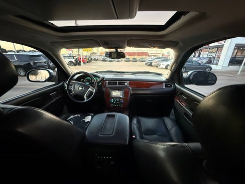 Used 2012 Chevrolet Avalanche LTZ image 10