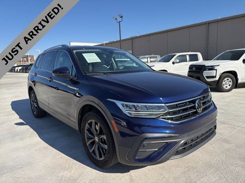 Used 2022 Volkswagen Tiguan SE image 3
