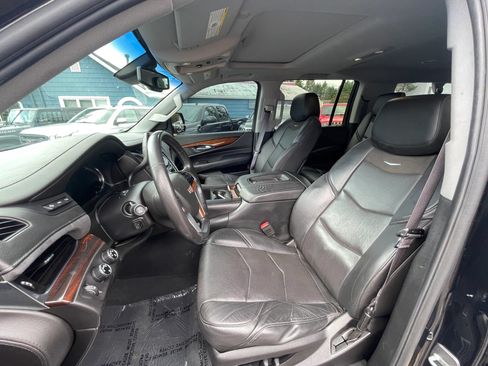 Used 2016 Cadillac Escalade ESV Luxury AWD/4WD image 15