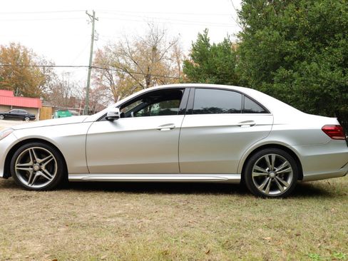 Used 2016 Mercedes-Benz E 350 Sedan image 2