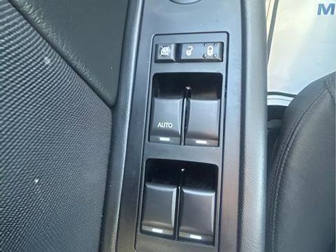 Used 2013 Chrysler 200 LX FWD image 19