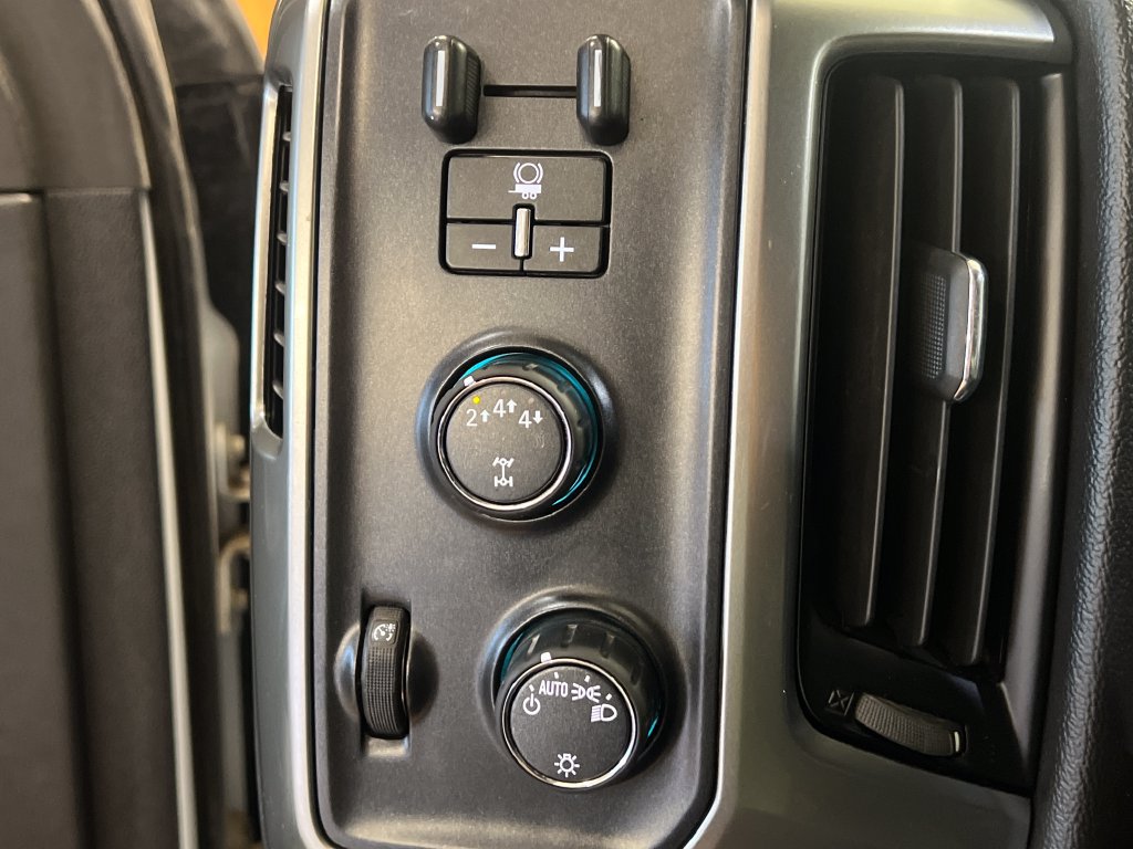 Used 2019 Chevrolet Silverado 2500 LT AWD/4WD image 32