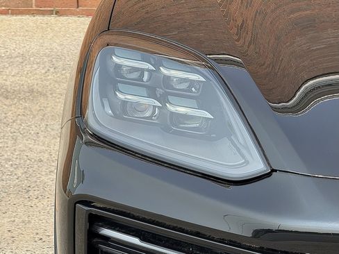 New 2024 Porsche Cayenne Turbo image 12