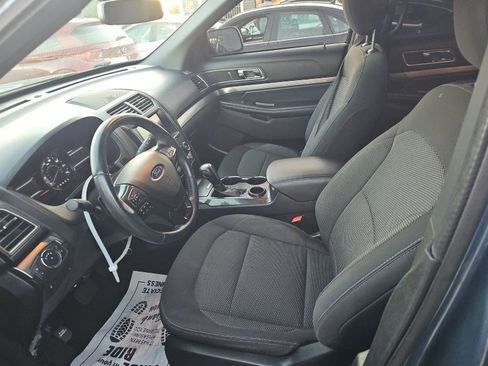 Used 2019 Ford Explorer XLT w/ Equipment Group 201A image 4