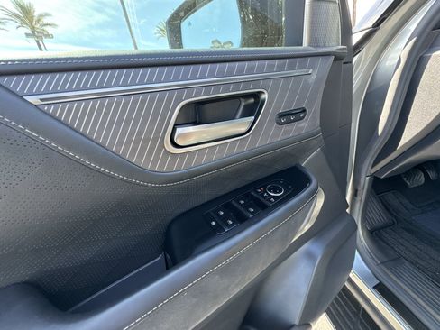 Used 2025 INFINITI QX80 Autograph AWD/4WD image 24