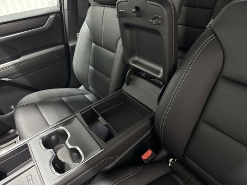 New 2026 GMC Acadia Elevation image 36