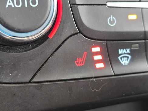 Used 2017 Ford Focus Titanium image 5