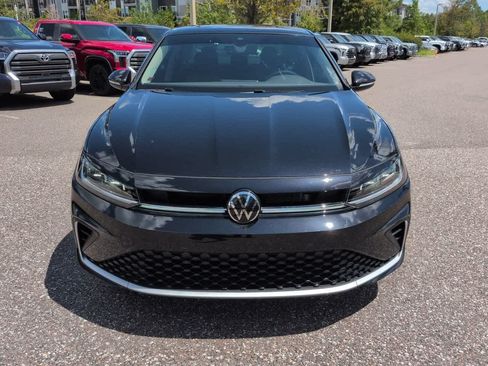 Used 2025 Volkswagen Jetta SEL FWD image 9