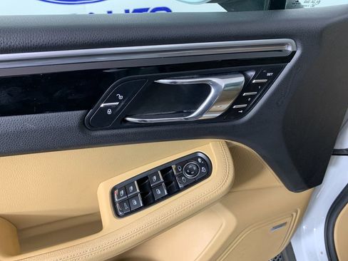 Used 2017 Porsche Macan Base image 15