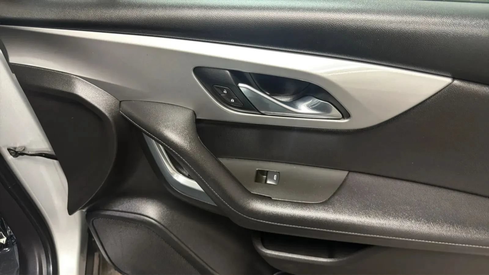 Used 2021 Chevrolet Blazer LT FWD image 18