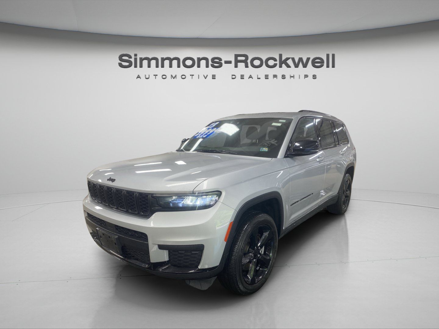 Used 2023 Jeep Grand Cherokee L Laredo AWD/4WD image 1