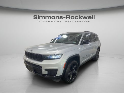 Used 2023 Jeep Grand Cherokee L Laredo AWD/4WD image 1