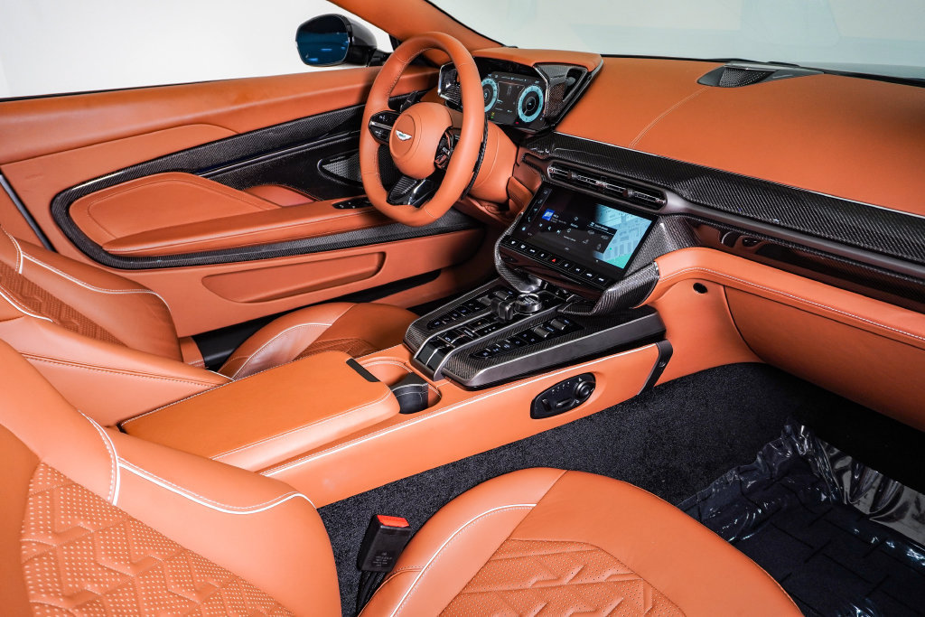 Used 2026 Aston Martin Vanquish Convertible RWD image 20