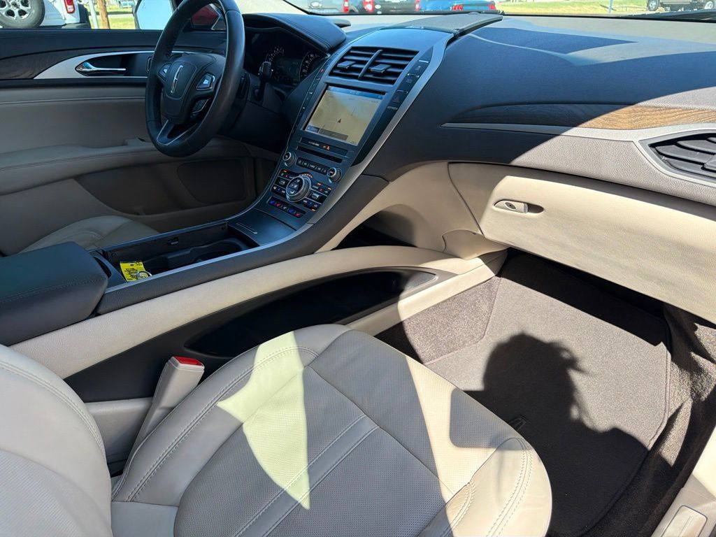 Used 2018 Lincoln MKZ Reserve w/ Magnetic Appearance Package FWD image 23