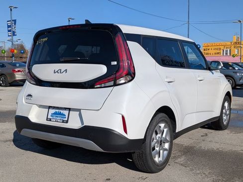 Used 2024 Kia Soul LX w/ Option Group 015 FWD image 4