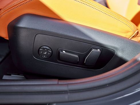 Used 2026 BMW M5 w/ Executive Package image 43