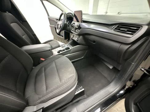 Used 2025 Ford Escape Active AWD/4WD image 9