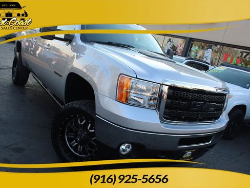 Used 2011 GMC Sierra 2500 SLT w/ SLT Convenience Package image 1