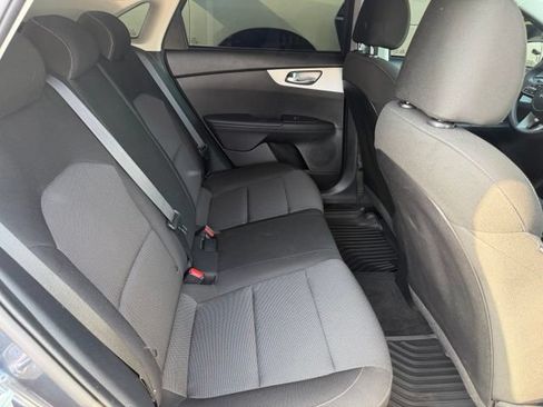 Used 2023 Kia Forte LXS w/ LXS Technology Package FWD image 12