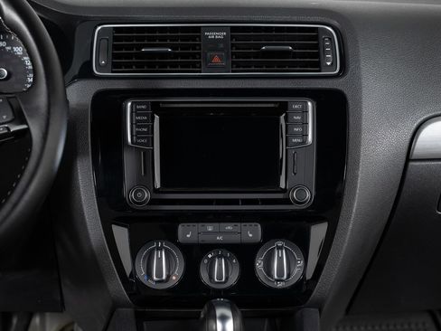 Used 2016 Volkswagen Jetta Sport image 33