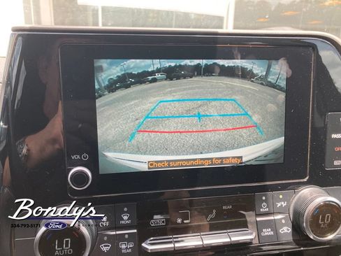 Used 2023 Toyota Highlander LE FWD image 10