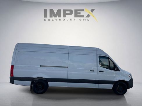 Used 2025 Mercedes-Benz Sprinter 2500 image 6
