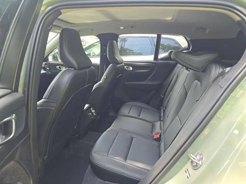 Used 2025 Volvo XC40 B5 Plus AWD/4WD image 6