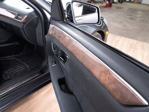 Used 2012 Mercedes-Benz E 350 4MATIC Sedan image 34