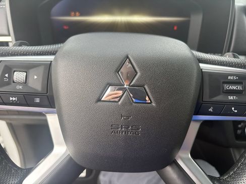 Used 2025 Mitsubishi Outlander SEL AWD/4WD image 15