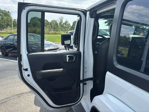 Used 2023 Jeep Wrangler Unlimited Sahara w/ Cold Weather Group AWD/4WD image 25