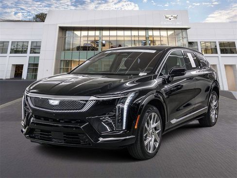 Certified 2025 Cadillac Optiq Luxury 1 image 3
