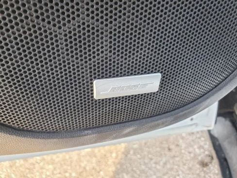 Used 2023 GMC Acadia SLT image 22