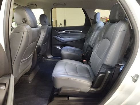 Used 2018 Buick Enclave Essence image 23