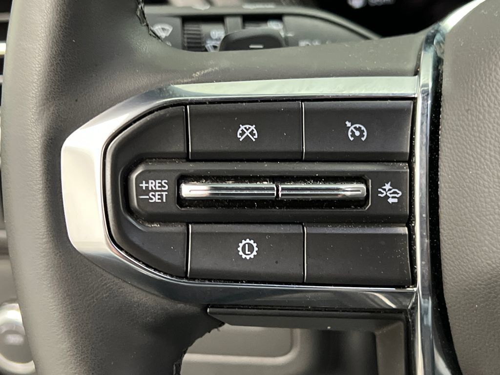 Used 2025 GMC Yukon XL Denali RWD image 53