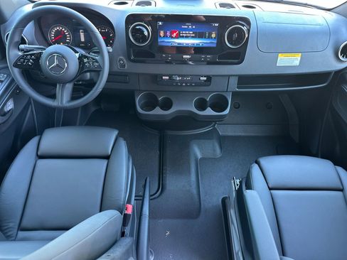 New 2025 Mercedes-Benz Sprinter 2500 image 12