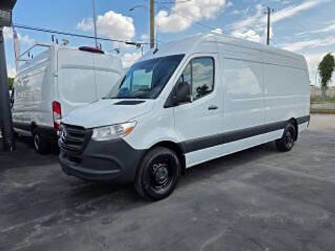Used 2025 Mercedes-Benz Sprinter 2500 image 28