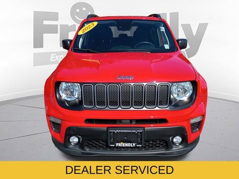 Used 2023 Jeep Renegade Latitude w/ Premium Group AWD/4WD image 2